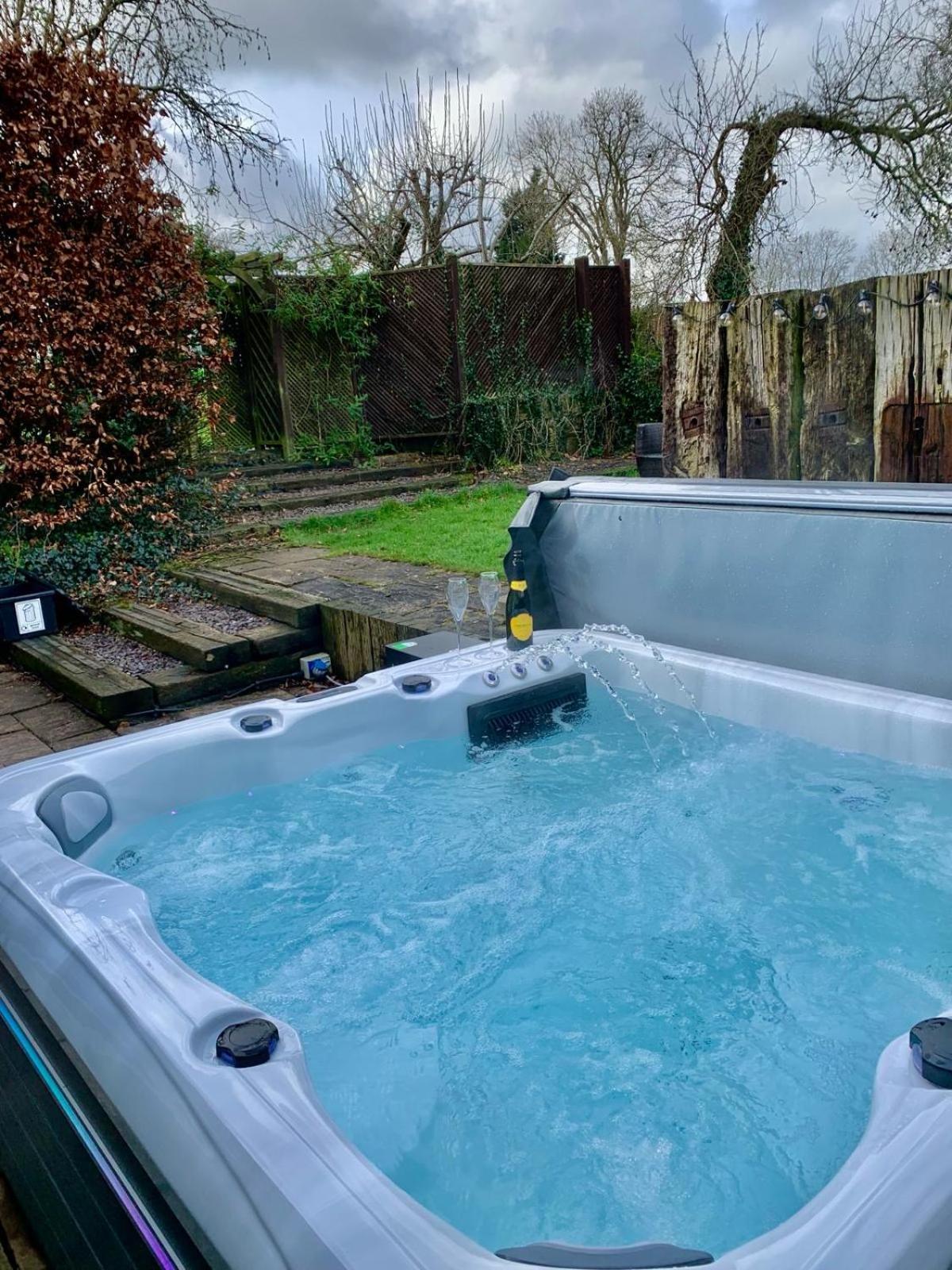The Summerhouse, Countryside Retreat With Private Hot Tub Bridgnorth Luaran gambar
