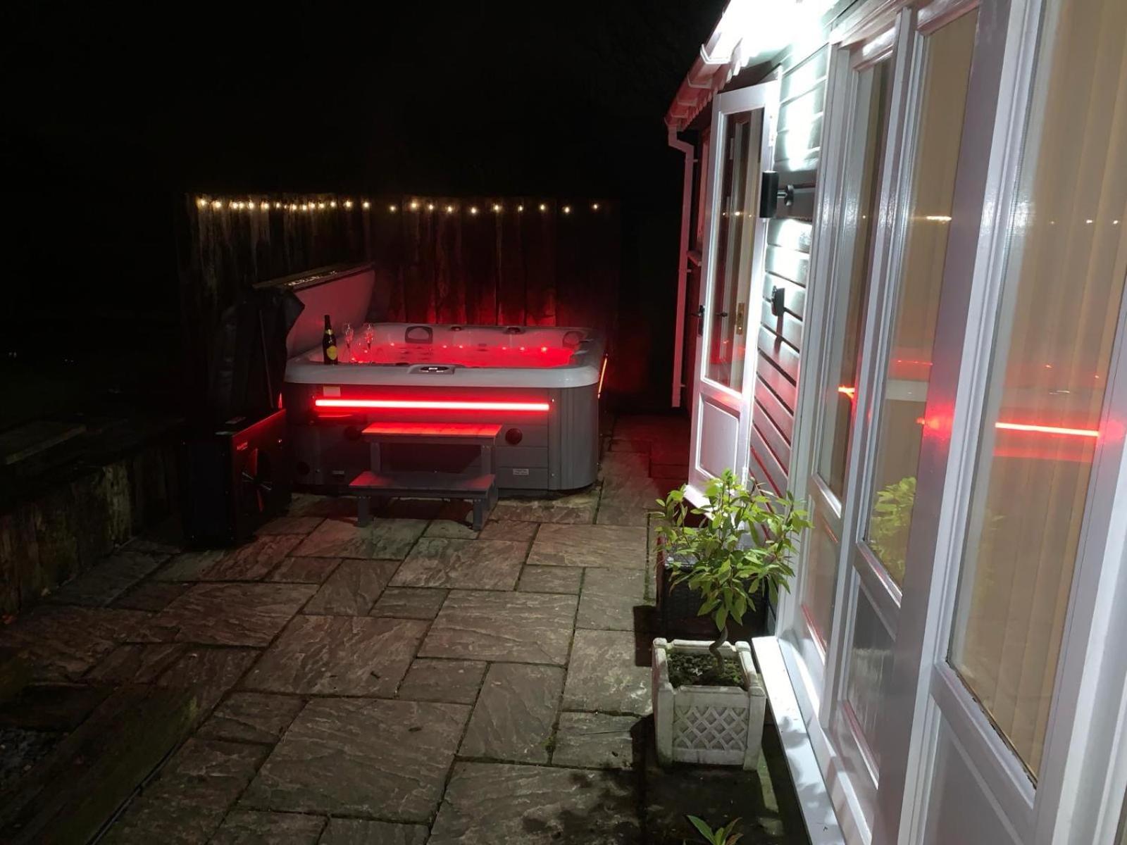 The Summerhouse, Countryside Retreat With Private Hot Tub Bridgnorth Luaran gambar